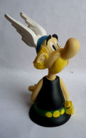 FIGURINE ASTERIX BUSTE EN RESINE ATLAS 2004 D'APRES M LEBLON (seul Le Buste Fait Parti De Cette Vente) - Astérix & Obélix