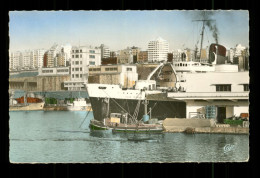 Algerie Oran Le Port Avec Le Paquebot Bateau Liner " Ville D' Oran "  ( Format 9cm X 14cm ) - Piroscafi