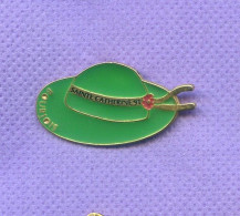 Rare Pins Bourjois Chapeau Sainte Catherine 1991 J147 - Markennamen