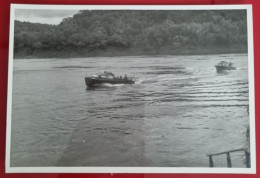 PH Original - 18,5 X 12 Cm - TRIPLE FRONTERA, PUERTO IGUAZÚ, ARGENTINA 1942 - EJERCITO ARGENTINO - EXCURSIÓN DE PESCA - Boats