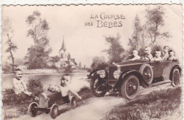 BEBES. CPA FANTAISIE.BEBES MULTIPLES. " LA COURSE DES BEBES" .  + TEXTE ANNEE 1935 - Bebes