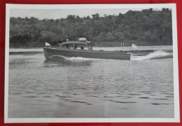 PH Original - 18,5 X 12 Cm - TRIPLE FRONTERA, PUERTO IGUAZÚ, ARGENTINA 1942 - EJERCITO ARGENTINO - EXCURSIÓN DE PESCA - Boats