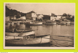 83 PORQUEROLLES Les Iles D'Hyères N°323 Panorama Pris De La Jetée YVON Barques Bateaux De Pêche VOIR DOS - Porquerolles