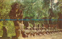 R016259 Siemreap. Asura Pulling A Seven Heads Naga Infront The Gate To Angkor Th - Welt