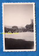 Photo Ancienne Snapshot - Caserne à Situer - Vers 1950 - Camion Militaire & Unité à Identifier - Régiment Colonial ? - Guerre, Militaire