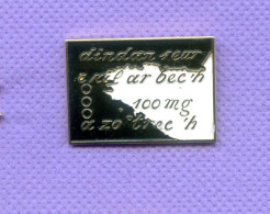 Rare Pins De La Bretagne J243 - Villes