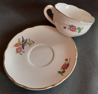 Lot 4 - 1 Tasse En Faïence De DIGOIN SARREGUEMINES, Oiseau De Paradis. Bon état. Fleurs Identiques Sur Tasse Et Soucoupe - Tasas