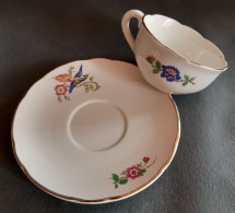 Lot 10 - 1 Tasse En Faïence De DIGOIN SARREGUEMINES Oiseau De Paradis. Bon état Fleurs Différentes Sur Tasse Et Soucoupe - Tazze