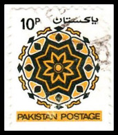 1980 - PAKISTAN - PATRONES FLORALES - YVERT 494 - Pakistan