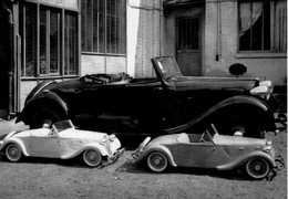 Citroen 11CV Traction Cabriolet + Tractions Pour Enfants    -  1938    -   CPM - Toerisme