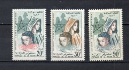 MAROC N°  431 à 433    NEUFS SANS CHARNIERE  COTE 3.60€   PUPILLES DE LA NATION - Marruecos (1956-...)