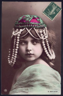 +++ CPA - Fantaisie - Portrait Enfant - Fille - Fillette - Girl - Coiffure - Coiffe Avec Perles  // - Retratos