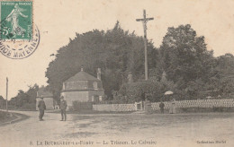 Le Bourgneuf-la-Foret 53 (10392) Le Trianon. Le Calvaire - Autres & Non Classés