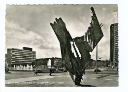 BERLIN - Ernst-Reuter-Platz Mit Bronzeplastik "Die Flamme" - Otros & Sin Clasificación