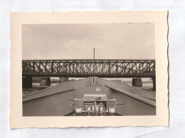 PHOTO 9 X 6  1959 PASSAGE DU PONT KEHL STRASBOURG BASSE EAU PASSERELLE DEMONTEE - Altri & Non Classificati