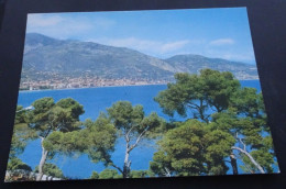 Menton - Vue Générale Sur La Ville Et L'Italie, Prise Du Cap Martin - Couleurs Naturelles - Menton