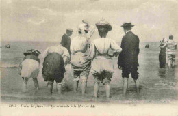 Femmes - Baigneuses - Un Dimanche à La Mer - Animée - CPA - Voir Scans Recto-Verso - Frauen