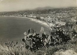 06 - Nice - Vue Générale - Carte Dentelée - CPSM Grand Format - Voir Scans Recto-Verso - Viste Panoramiche, Panorama