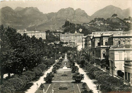 06 - Menton - Vue Générale Des Jardins Publics - Le Décor Des Montagnes De Saint-Agnes - Carte Dentelée - CPSM Grand For - Menton