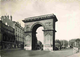 21 - Dijon - Place Darcy - Porte Guillaume - Automobiles - Mention Photographie Véritable - Carte Dentelée - CPSM Grand  - Dijon