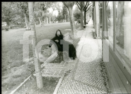 1983 ORIGINAL AMATEUR PHOTO FOTO CIGANA CIGANAS GYPSY GYPSIES GITAN GITANS PORTUGAL AT231 - Anonymous Persons