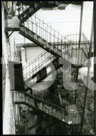 ART PHOTOGRAPHY ARCHITECTURE 1983 ORIGINAL AMATEUR PHOTO FOTO LISBOA ANTIGA OLD LISBON IRON STAIRS PORTUGAL AT212 - Places