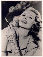 Orig. Foto Rita Hayworth Vom Film-Archiv Alexander Cotti/Wiesbaden Für Columbia, S/w, Größe: 77x233mm, RARE - Actores Y Comediantes 