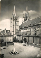 48 - Mende - Place Chaptal Et Tours De La Cathédrale - Mention Photographie Véritable - Carte Dentelée - CPSM Grand Form - Mende