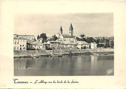 71 - Tournus - L'Abbaye Vue Des Bords De La Saone - Mention Photographie Véritable - CPSM Grand Format - Voir Scans Rect - Autres & Non Classés