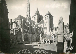 22 - Tréguier - Abside De La Cathédrale - Tour D'Hastings Et Le Cloître - CPSM Grand Format - Voir Scans Recto-Verso - Tréguier