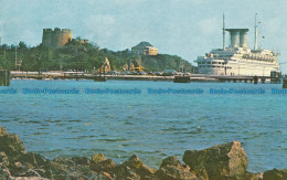 R015501 Modern Cruise Ship At Caracas Bay With Historic Fort Beekenburg In Backg - Welt