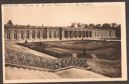Versailles - Façade Du Grand Trianon Sur Les Jardins - Versailles