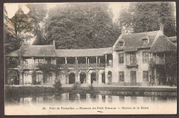 Versailles - Hameau Du Petit Trianon - Maison De La Reine - Avec Des Gents - Versailles