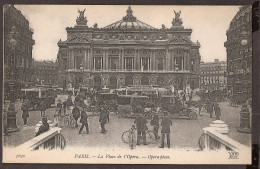 Paris - Place De L'Opéra - Des Trams Et Des Bicyclettes - Animée - Places, Squares