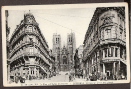 Bruxelles - La Rue Et L'Eglise Ste Gudule Animée - Monuments