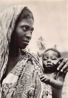 Togo - Race Mina – Une Maman Et Son Bébé - TAILLE DE LA CARTE POSTALE 15 Cm. Par 10 Cm. - POSTCARD SIZE 15 Cm. By 10 Cm. - Togo
