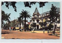 Algérie - SIDI BEL ABBÈS - Boulevard De La République Et Hôtel De Ville - Ed. CAP 88 - Sidi-bel-Abbès