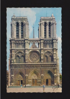 CPSM Dentelée - 75 - Paris - Façade De La Cathédrale Notre-Dame Et Le Parvis - Circulée En 1972 - Notre-Dame De Paris