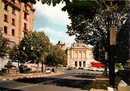 63* CHATELGUYON  Place Brosson – Theatre  (CPSM 10x15cm)     RL18,0455 - Châtel-Guyon