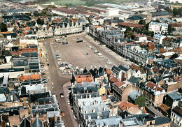 62* ARRAS  La Grand Place (CPSM 10x15cm)      RL18,0401 - Arras