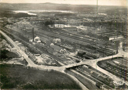 71* LE CREUSOT  Vue Generale Sur Les Usines  (CPSM 10x15cm)     RL18,0961 - Le Creusot