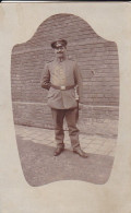 AK Foto Deutscher Soldat Mit Schirmkappe Und Bajonett - 1. WK (69203) - War 1914-18