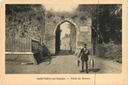 80* ST VALERY S/SOMME  Porte De Nevers  (CPSM 10x15cm)    RL18,1618 - Saint Valery Sur Somme