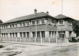 78* LE CHESNAY  Ecole Sacre Cœur  (CPSM 10x15cm)       RL18,1539 - Le Chesnay