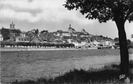 89 JOIGNY Le Quai Du Général LECLERC Et La Ville  (Scan R/V) N° 3 \MR8004 - Joigny