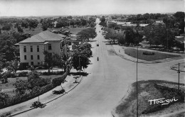 CONGO-BRAZZAVILLE  Pointe-Noire La Place De La Gare édition Messager  (Scan R/V) N° 33 \MR8001 - Pointe-Noire