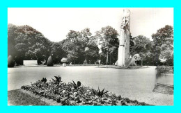 A902 / 437 02 - LAON Monument Aux Morts - Laon
