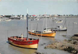 85  L'Aiguillon Sur Mer  Le Port  (Scan R/V) N°   45   \MR8026 - La Tranche Sur Mer