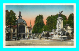 A900 / 039 02 - SOISSONS Bourse Et Place De La Republique - Soissons