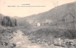 63 LE MONT DORE  Pont De Pierre Et Bords De La Dore    (Scan R/V) N°  43   \MR8029 - Le Mont Dore